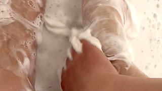 Washing my Stinky and Dirty Feet
