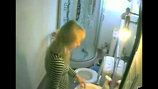 Dutch Blonde in Bathroom 02