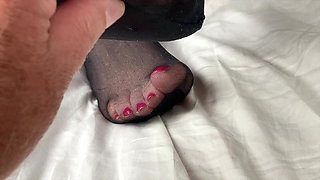 Mrs Mature Feet Allows Her Foot Boy to Massage Her Toes as Well as Smell Her Feet