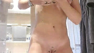 MILF in Extremis Squirts