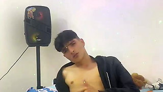 AndresZP has another solo session in his bedroom - part 1