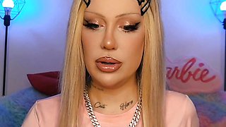 Italian Goddess Isabel talks about financial domination