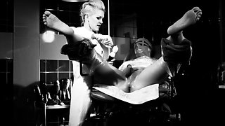 Amateur Blonde Fisting Her Ass