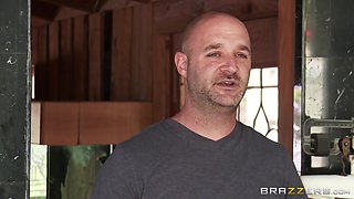 Sunbathing Stepsister Wants Anal With Bill Bailey, Kylie Sinner - Brazzers