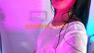 Solo Female Thai Got Wet Herself In The Bathroom