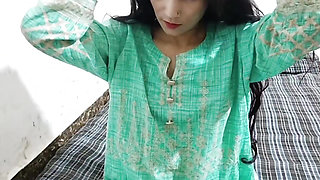Bhabhi ko rat me pakad ke chod diya