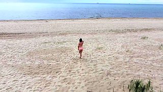 public beach masturbation with a really hot bikini chick