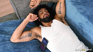 Oopsie Text With Reyna De La Cruz, James Angel - Brazzers