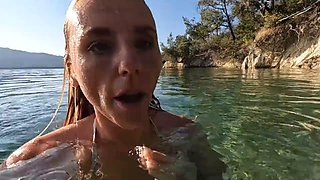 Sav Moolah Gets Face-Fucked on Paddleboard and Facial at Lake POV