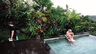 Threesome & Cumshot in the Rain with Two Blondes by a Pool