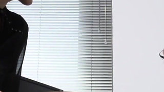 Secretary chick loves a deep fuck in her wet pussy from her fucker