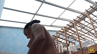 Young Cuckold Let Stranger Nail Slutty Girlfriend By Pool