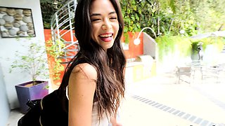 Asian amateur Mao Hamasaki demonstrated a blowjob in pov