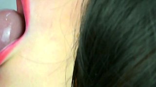 Kinky Amateur MILF Gives Blowjob and Swallows Cum