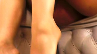 Mature NL-Ella Roxx is a Thick Mom That Catches a Panty