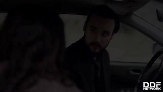 VIP Distraction: Hot Babe Blows Boyfriend's Cock On Beach