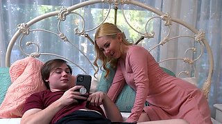 Aaliyah Love wants to record an actual sextape... with stepson