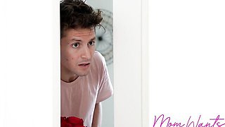 Pornstar trailer with explosive Alexa Payne from MomLover.com