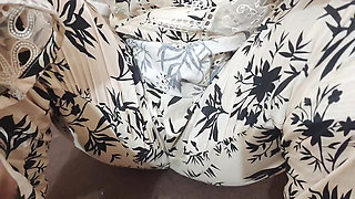 Beautiful Indian Bhabi Teach me About Blowjob