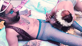 Couple Met in the Carnival Ended up Having Sex on the First Corner They Found