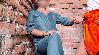 Girl invites teen boy for fucking
