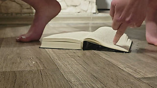 Pissing: Full Beam on the Pages: Book Unrestrainedly Peed Full