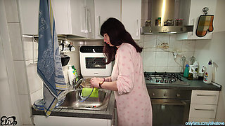 PREGNANT does titjob in the kitchen after WASHING the dishes