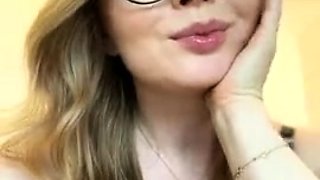 Flashing amateur babe Fae Corbin public masturbate