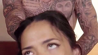 Tourist on Vacation Wants a Threesome with Double Vaginal Penetration to Destroy Her Pussy