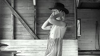 Sexy teen cowgirl Anna loves being naked