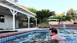 OnlyFans-Kinky MILF Fucking In The Pool And Underwater