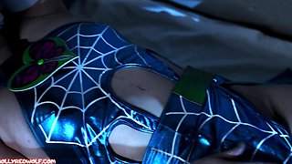 Jolyne Cujoh is caught masturbating by a security guard -