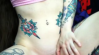 Webcam fun mature brunette with toys cum on cam