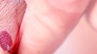 Enjoy Watching a Blowjob up Close Until My Mouth Is Full of Milk