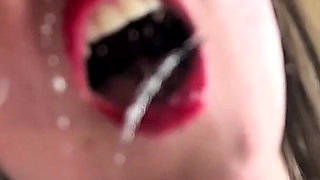 Плевание, Шлюха, Поклонение Ногам - Дразнение В Чулках И На Каблуках - Вид От Первого Лица