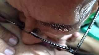 eating her beautyful pussy