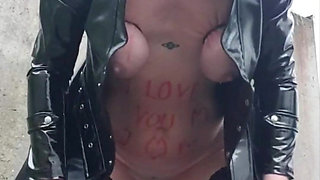 Weight at Pussy with Squirts