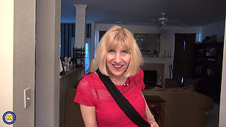 Horny American Granny Is Enjoying Herself a Lot on Camera!