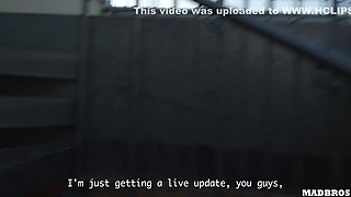 An Arrogant Australian Journalist Caught Spreading Fake News Live On Air And Fucked To Avoid Being Called Out !!!