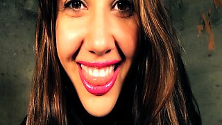 PUSSY BABE BRUNETTE masturbating