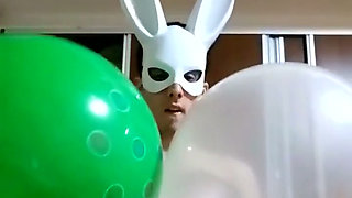 Bunny Looner Blowing up Big Balloons While Jerking off on Stream