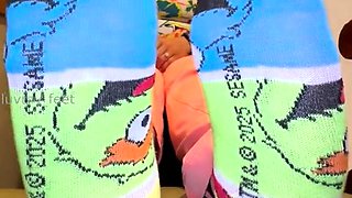 Flexible foot fetish masturbating with feet and hands