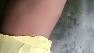 Desi 18+ girl bathroom masturbation cum