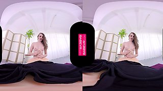 Amateur Webcam Cute Teen Plays Solo with Big