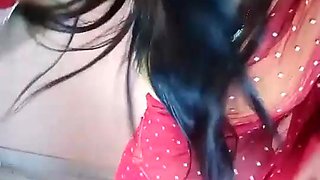 Jessica shows her amazing boobs