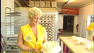 Mature slut and young lezzies in food fight