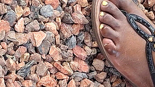 Thick Ebony Thighs N BBW Mature Feet with Plump Juicy Yellow Toes