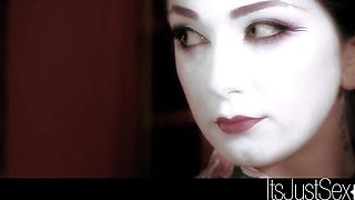 Junoesque Mai Bailey's brunette video