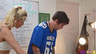 Lucky Fate Pounds Coachs Hot Wife Cherry Kiss