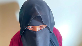 Fucking a Beautiful Maid with Big Ass in Saudi Arabia When She Cleaning Bed Room - Ass Fuck & Cum